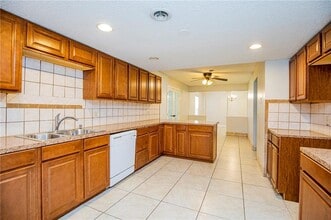 2726 W Highland Cir in Rogers, AR - Building Photo - Building Photo