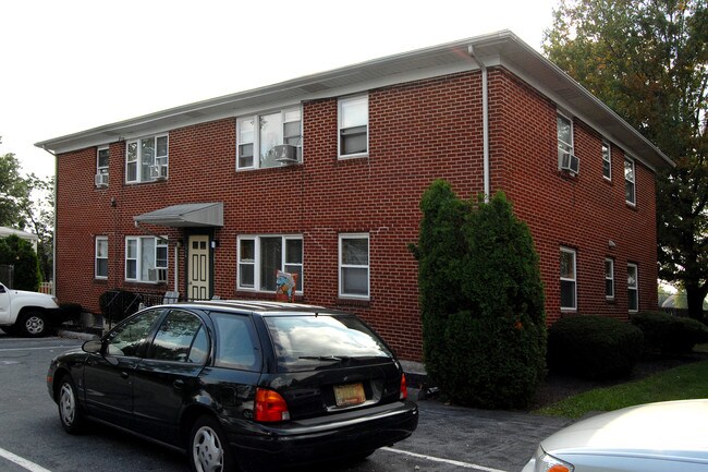 Balthaser Street Apartments in Harrisburg, PA - Foto de edificio - Building Photo