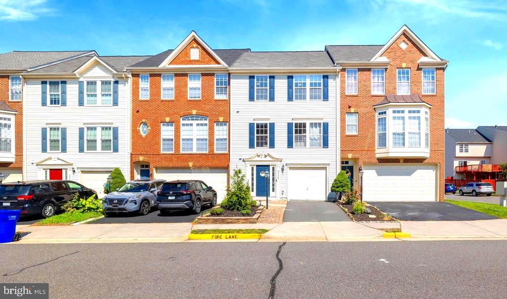 25427 Elm Terrace in Aldie, VA - Building Photo
