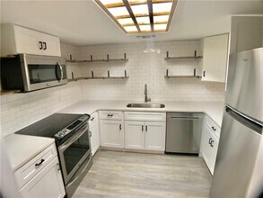 1135 Barton Hills Dr in Austin, TX - Building Photo - Building Photo