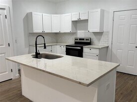 2911 Gay St in Dallas, TX - Building Photo