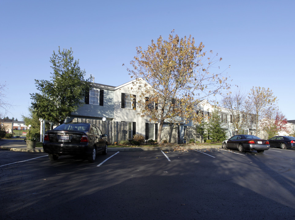 Waterside Townhomes in Canal Fulton, OH - Building Photo