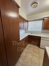 310 N Westfield St in Visalia, CA - Building Photo - Building Photo