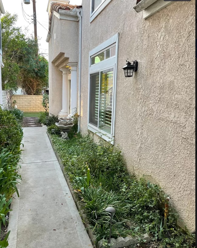 22011 Hiawatha St Rentals in Chatsworth, CA