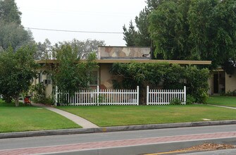 9882-9892 Belfast Dr in Garden Grove, CA - Foto de edificio - Building Photo