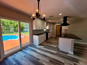 316 NW Avens St in Port St. Lucie, FL - Building Photo - Building Photo