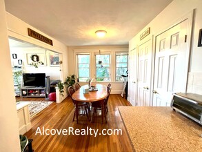 221 Summer St, Unit 1 in Somerville, MA - Foto de edificio - Building Photo
