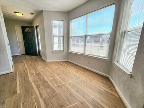 5837 Glen View Dr in Virginia Beach, VA - Building Photo - Building Photo