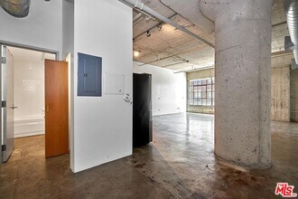 1855 Industrial St in Los Angeles, CA - Building Photo - Building Photo