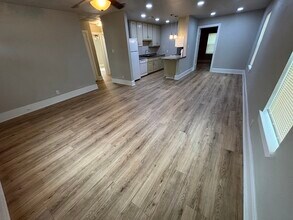 505 Fort Clark Dr in Austin, TX - Building Photo - Building Photo