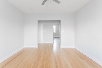 1409 E 61st Pl in Chicago, IL - Foto de edificio - Building Photo