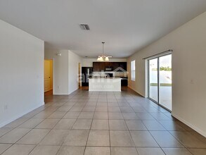 3219 Magnolia Meadows Dr in Plant City, FL - Building Photo - Building Photo