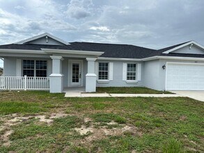 1401 N Gator Cir in Cape Coral, FL - Building Photo - Building Photo