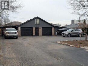 101 Centennial Pkwy S in Hamilton, ON - Building Photo - Building Photo