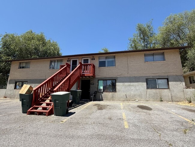 property at 1754-1754 S Von Elm St
