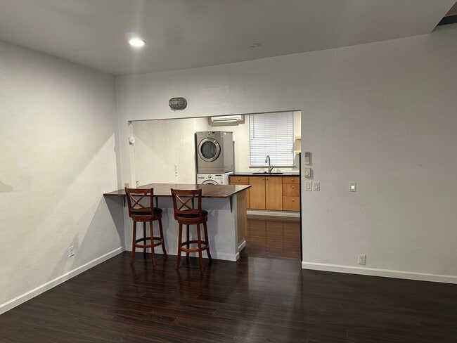 709 Fidalgo Ave