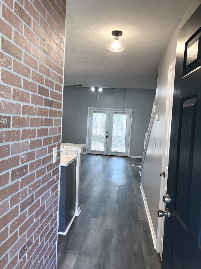 property at 211 Sheraton Ct