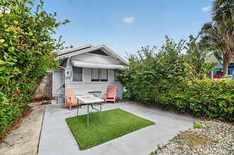 306 N J St in Lake Worth Beach, FL - Building Photo - Building Photo