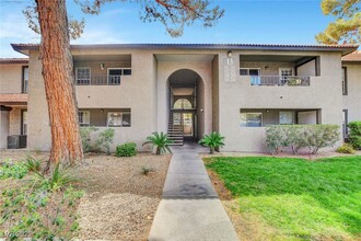 2606 S Durango Dr in Las Vegas, NV - Building Photo - Building Photo
