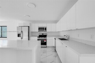 152 NW 18th St in Homestead, FL - Building Photo - Building Photo