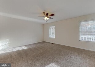 19825 Fall Ct in Great Mills, MD - Building Photo - Building Photo