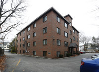 41 Walnut St in Waltham, MA - Foto de edificio - Building Photo