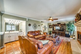 2910 Bee Cave St in San Antonio, TX - Building Photo - Building Photo