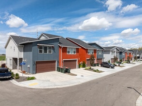 Hensley Station Townhomes in Meridian, ID - Foto de edificio - Building Photo