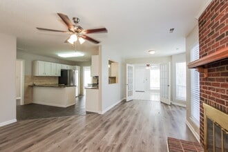 13809 Walkers Creek Dr in Charlotte, NC - Foto de edificio - Building Photo