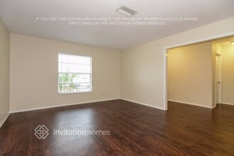 3810 17th Ave Dr W in Bradenton, FL - Foto de edificio - Building Photo