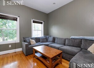 309 Bolton St, Unit 11 in Boston, MA - Foto de edificio - Building Photo