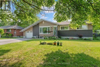 101 Rochelle Dr in St Catharines, ON - Building Photo - Building Photo