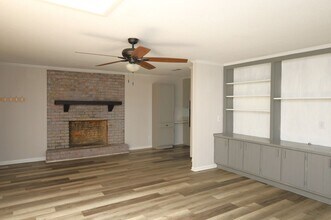 111 Fairway Dr in Valdosta, GA - Building Photo - Building Photo