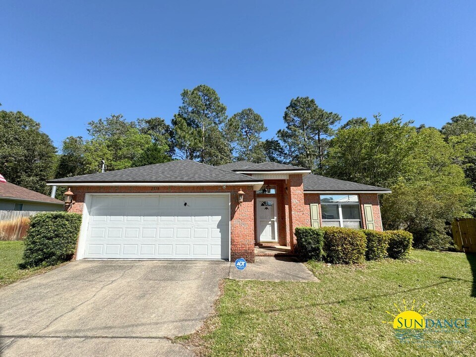 1518 Tommy Ln in Mary Esther, FL - Building Photo