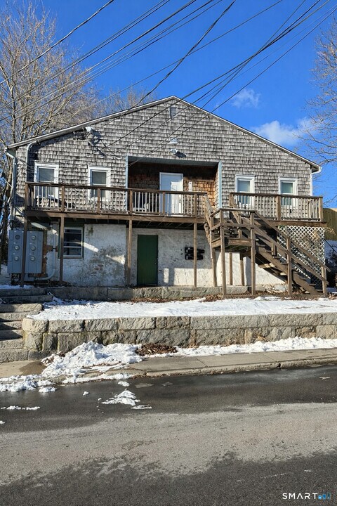 7 Prest St-Unit -3 in New London, CT - Building Photo