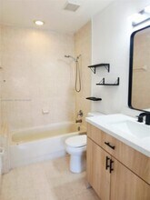 18861 NW 86th Ct in Hialeah, FL - Building Photo - Building Photo