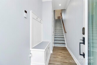 228 Parkwood Ave in Charlotte, NC - Building Photo - Building Photo