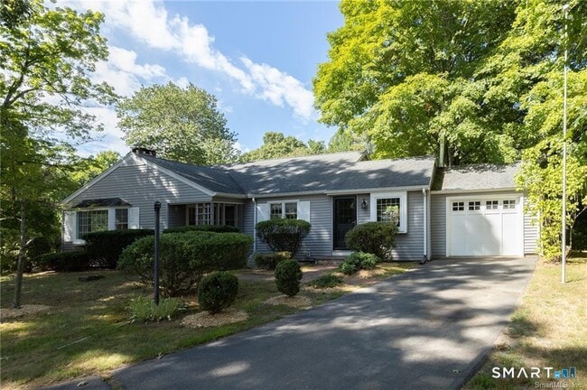 37 Old Wheeler Ln in Avon, CT - Building Photo - Building Photo