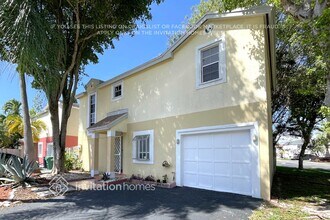9108 SW 147th Ct in Miami, FL - Foto de edificio - Building Photo