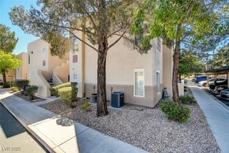 1908 High Valley Ct in Las Vegas, NV - Foto de edificio - Building Photo