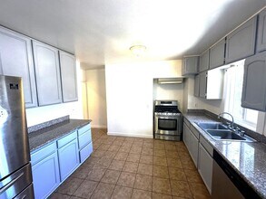 9380 Thermal St in Oakland, CA - Building Photo - Building Photo