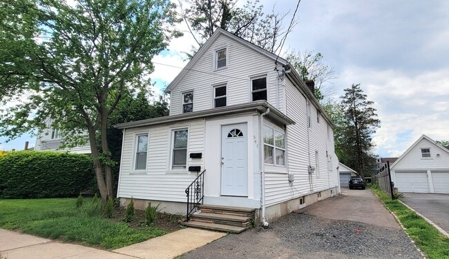 241 Main St, Unit 2