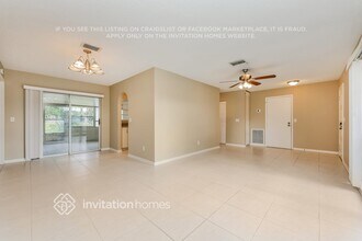 5209 Windlaff Ave, Unit 203 - TWO in Tampa, FL - Building Photo - Building Photo