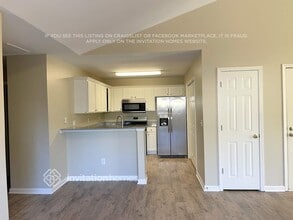 214 Parkridge Dr in Woodstock, GA - Foto de edificio - Building Photo