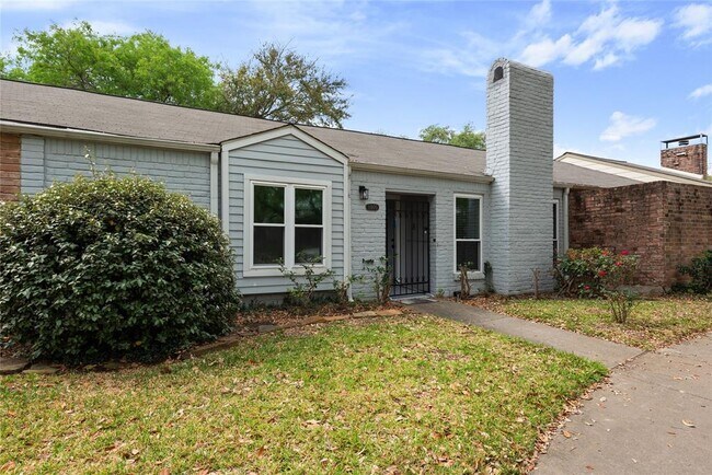 property at 11805 Southlake Dr