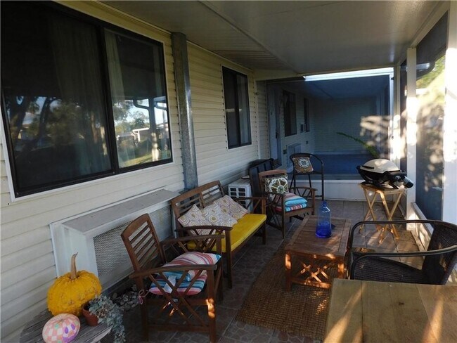 557 7th Pl, Unit 557 in Vero Beach, FL - Building Photo - Building Photo