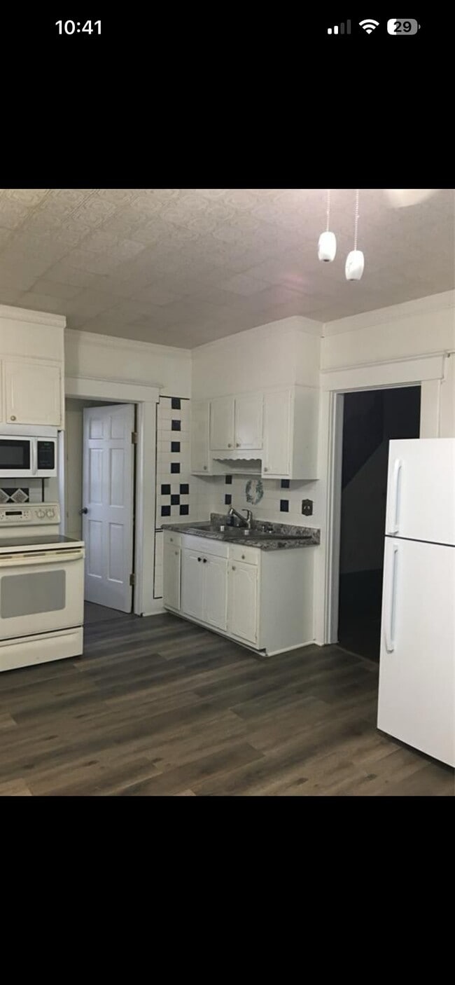 615 Cottage Ave in Anderson, IN - Foto de edificio - Building Photo