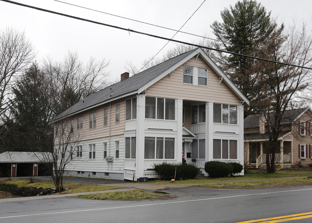 806 Tulip St in Liverpool, NY - Building Photo