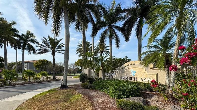5051 Wiles Rd in Coconut Creek, FL - Building Photo