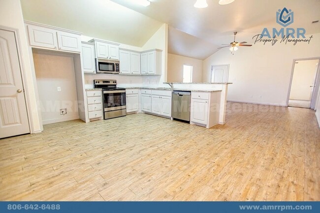 1012 Preston Trails in Wolfforth, TX - Building Photo - Building Photo